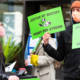 Manifestation parents devant école